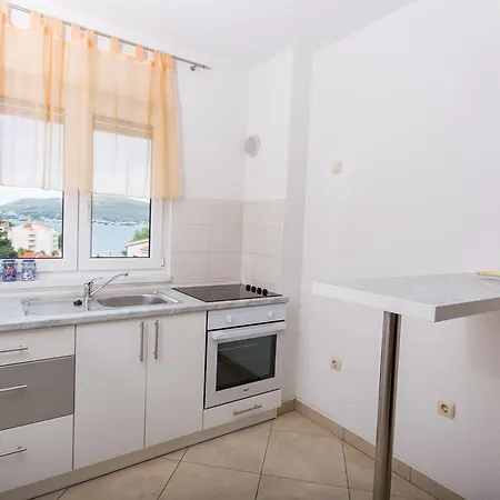 Lero Apartament Okrug Gornji