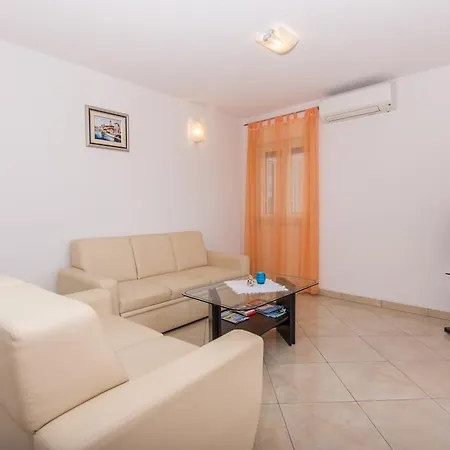 Apartament Lero Okrug Gornji
