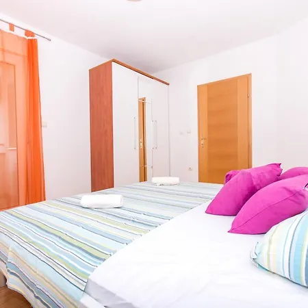 Apartament Lero *