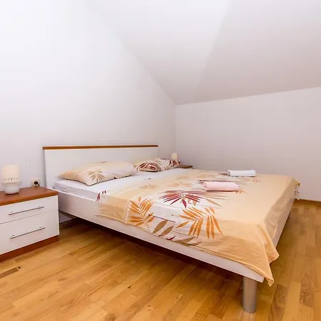 Apartament Lero Okrug Gornji