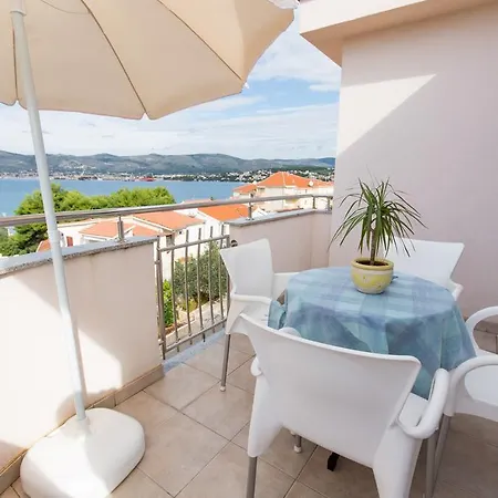 Apartament Lero *