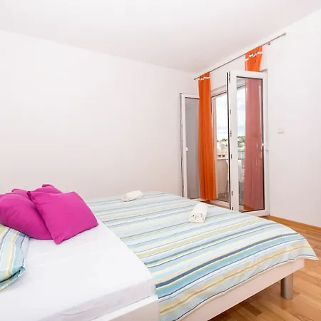Apartament Lero *