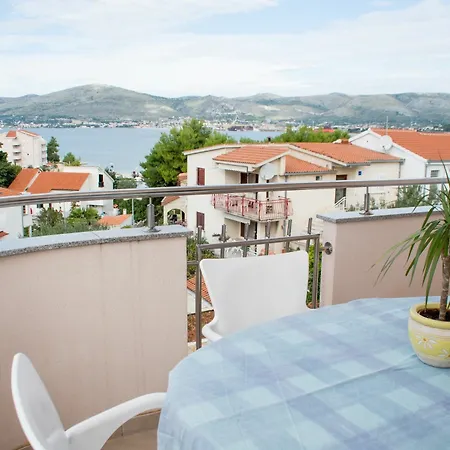 Apartament Lero *